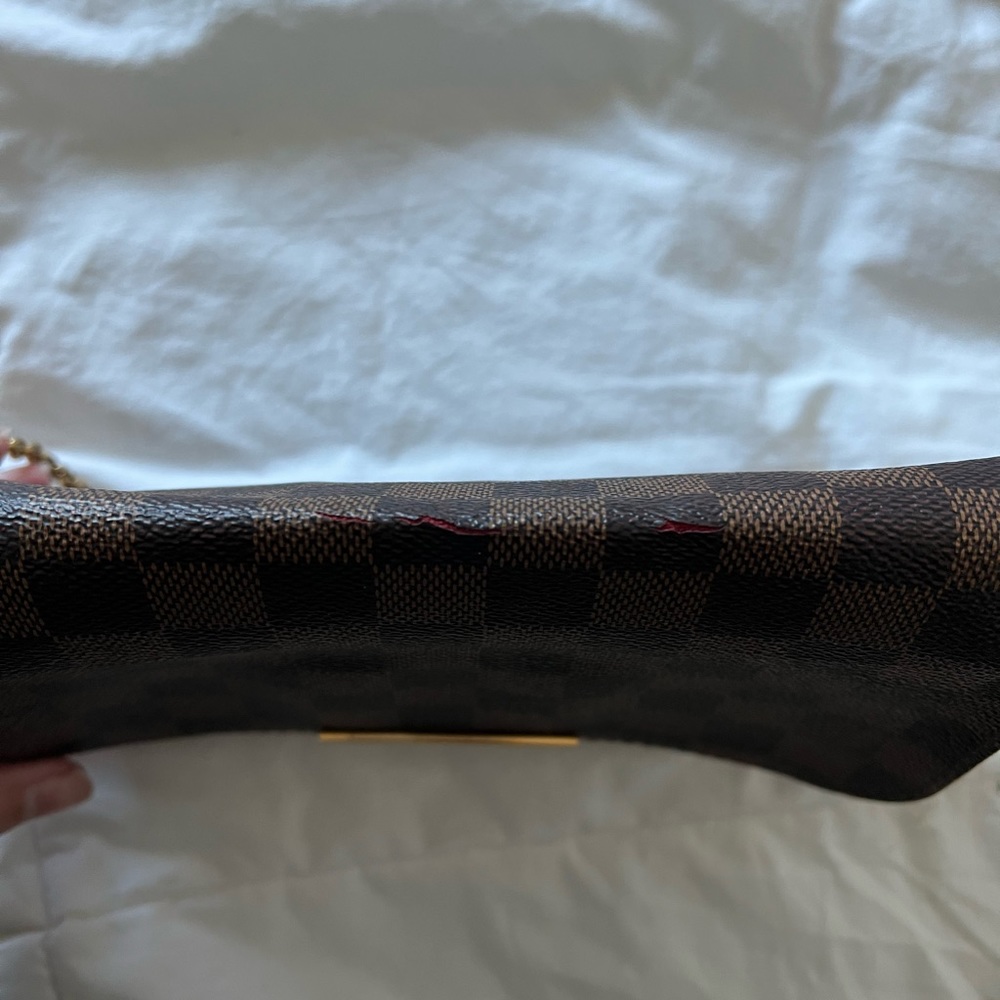 Louis Vuitton Favorite PM Damier Handbag - Picture 6 of 11
